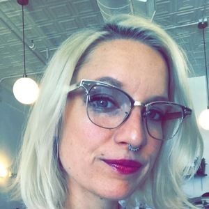 Meet your Posher, Crystal